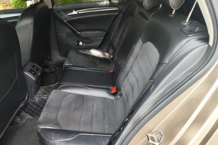 Used Volkswagen Golf 2015 1.4TSI Automatic Flagship Model Left Rear Seat