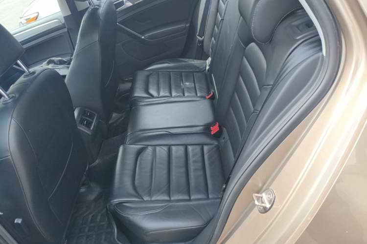 Used Volkswagen Golf 2015 1.4TSI Automatic Luxury Model Left Rear Seat
