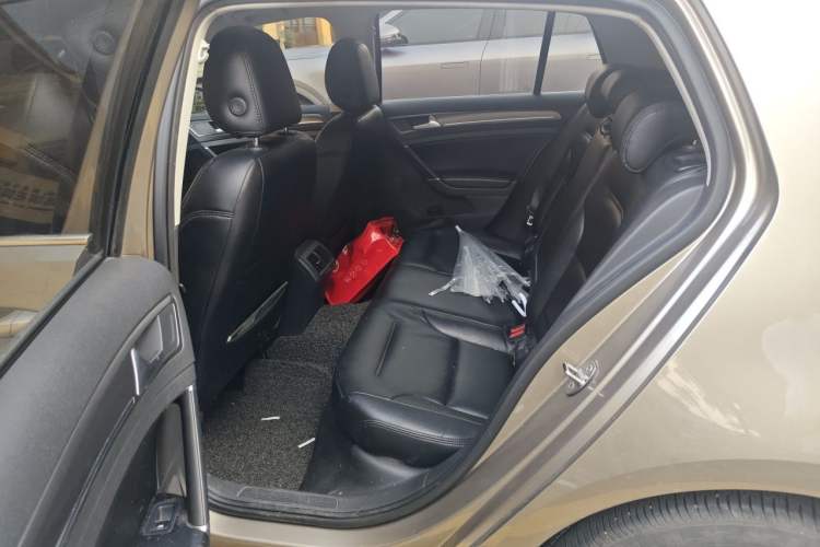 Used Volkswagen Golf 2015 1.4TSI Automatic Comfort Model Left Rear Seat