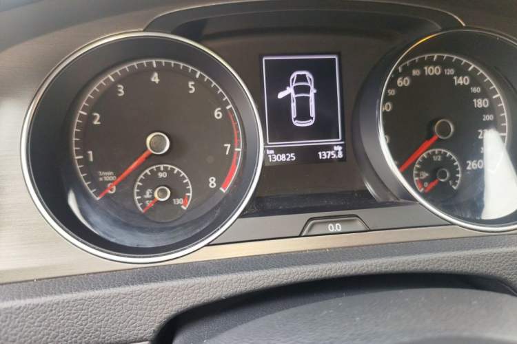 Used Volkswagen Golf 2015 1.6L Automatic Comfort Model Odometer Close Up