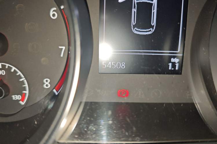Used Volkswagen Golf 2015 1.6L Automatic Comfort Model Odometer Close Up