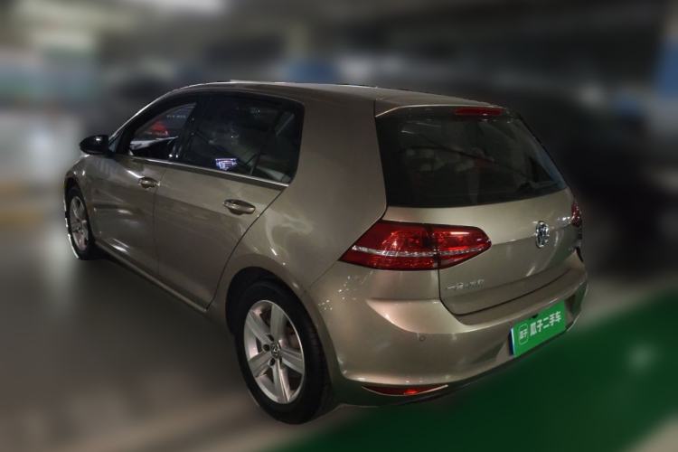 Used Volkswagen Golf 2015 1.4TSI Automatic Luxury Model Rear Left 45 Deg