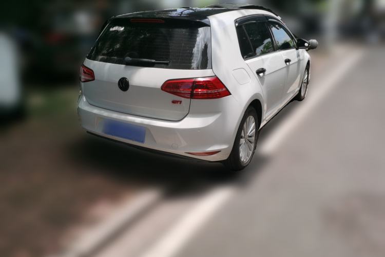 Used Volkswagen Golf 2015 1.6L Automatic Fashion Model Rear Right 45 Deg