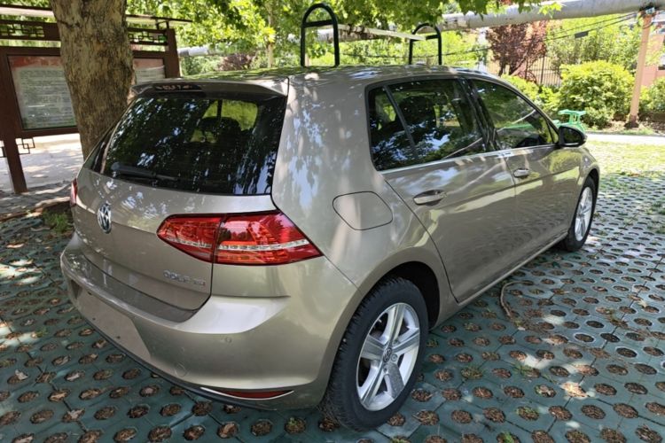 Used Volkswagen Golf 2015 1.4TSI Automatic Luxury Model Rear Right 45 Deg