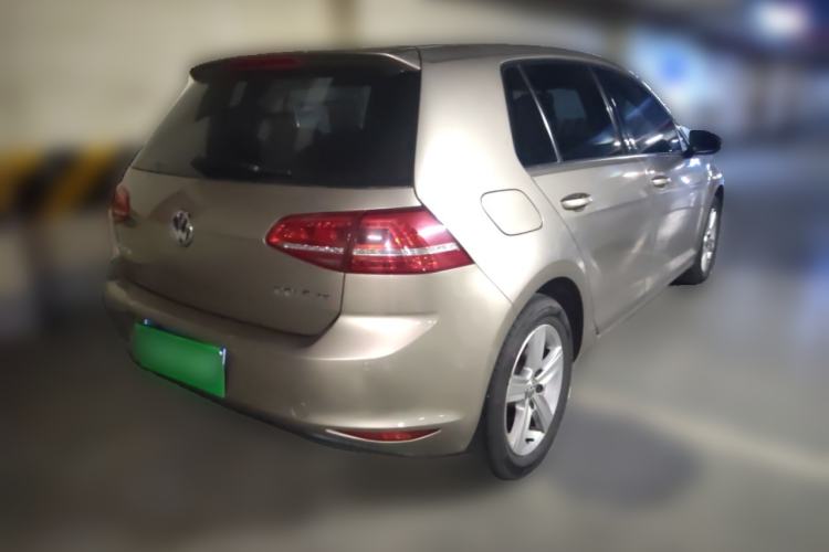 Used Volkswagen Golf 2015 1.4TSI Automatic Comfort Model Rear Right 45 Deg