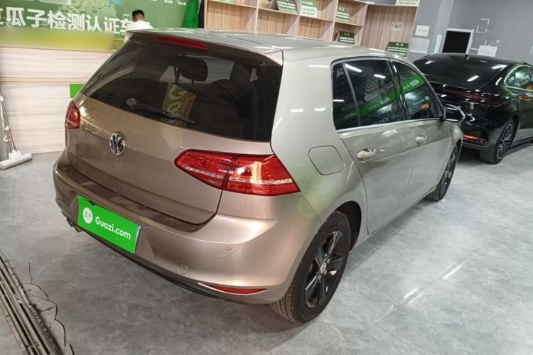 Used Volkswagen Golf 2015 1.4TSI Automatic Luxury Model Rear Right 45 Deg