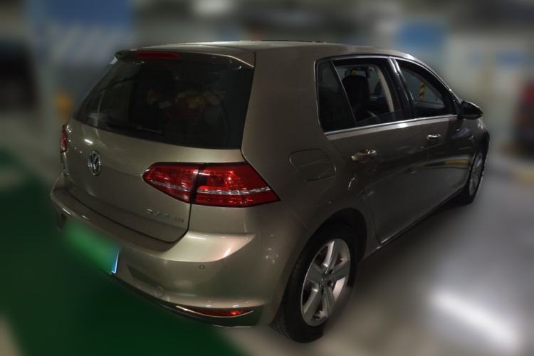 Used Volkswagen Golf 2015 1.4TSI Automatic Luxury Model Rear Right 45 Deg