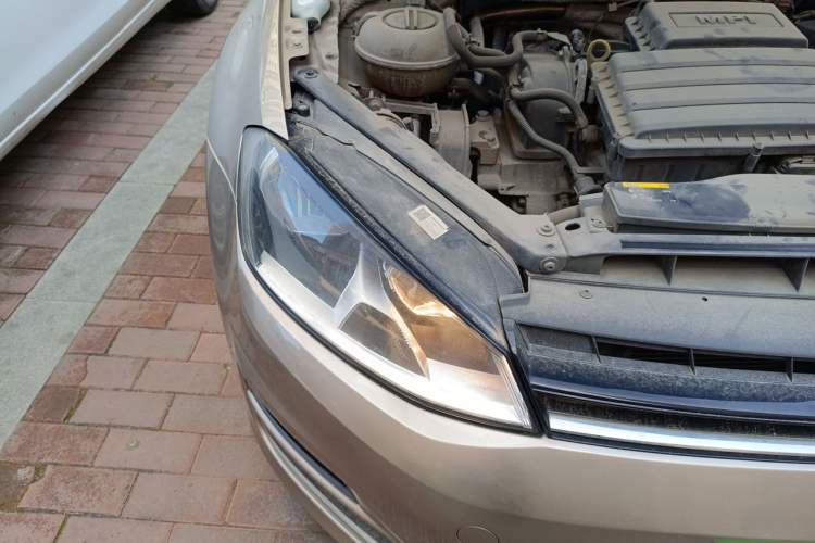 Used Volkswagen Golf 2015 1.6L Automatic Comfort Model Right Front Headlight