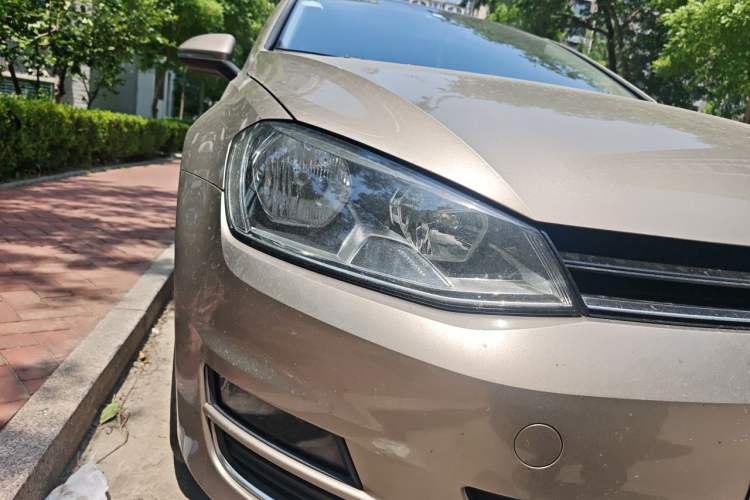 Used Volkswagen Golf 2015 1.4TSI Automatic Comfort Model Right Front Headlight
