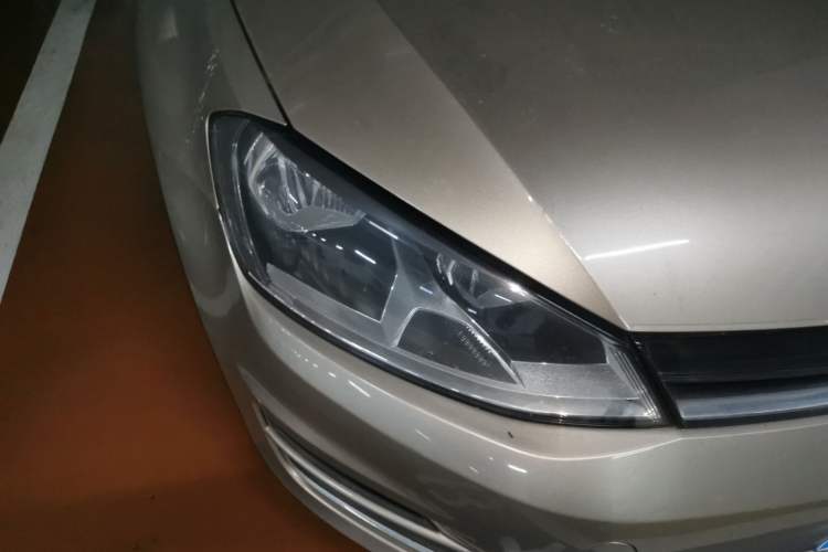Used Volkswagen Golf 2015 1.6L Automatic Comfort Model Right Front Headlight