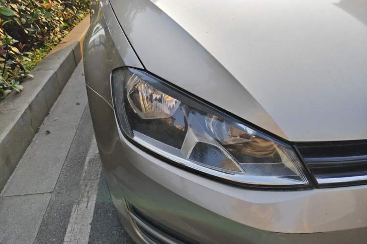 Used Volkswagen Golf 2015 1.4TSI Automatic Comfort Model Right Front Headlight