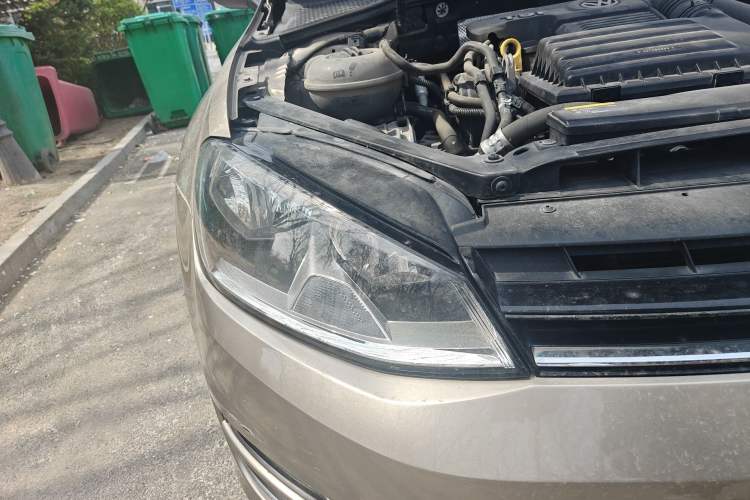 Used Volkswagen Golf 2015 1.4TSI Automatic Comfort Model Right Front Headlight