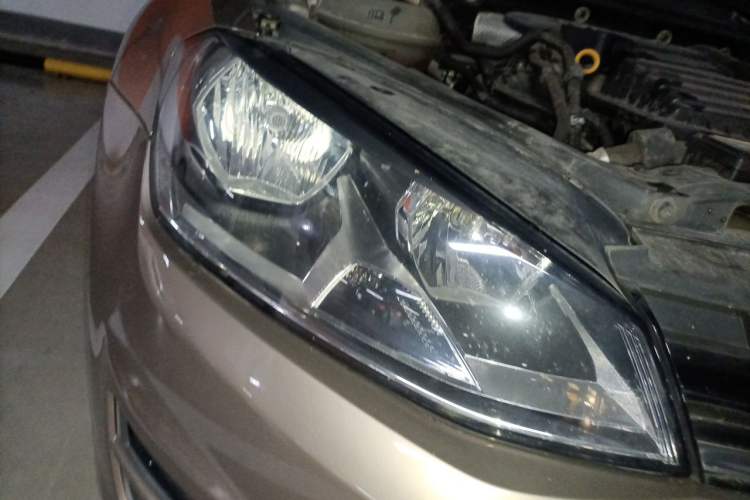 Used Volkswagen Golf 2015 1.2TSI Automatic Comfort Model Right Front Headlight