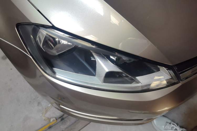 Used Volkswagen Golf 2015 1.6L Automatic Comfort Model Right Front Headlight