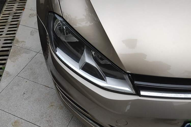 Used Volkswagen Golf 2015 1.4TSI Automatic Luxury Model Right Front Headlight