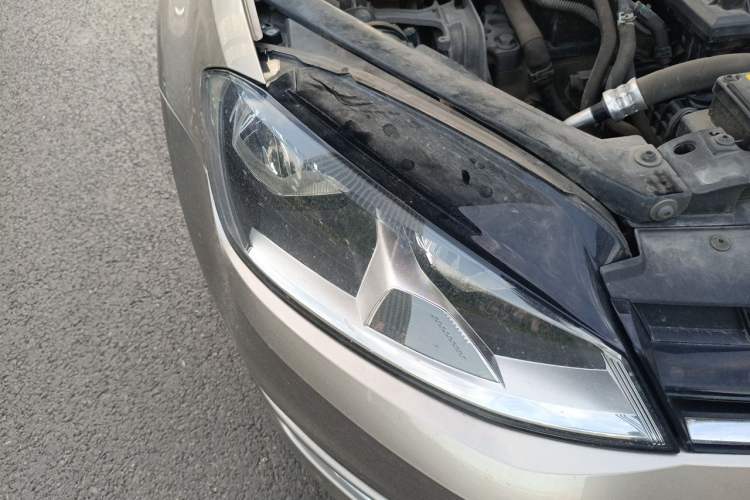 Used Volkswagen Golf 2015 1.4TSI Automatic Luxury Model Right Front Headlight