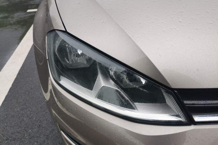 Used Volkswagen Golf 2015 1.6L Automatic Comfort Model Right Front Headlight