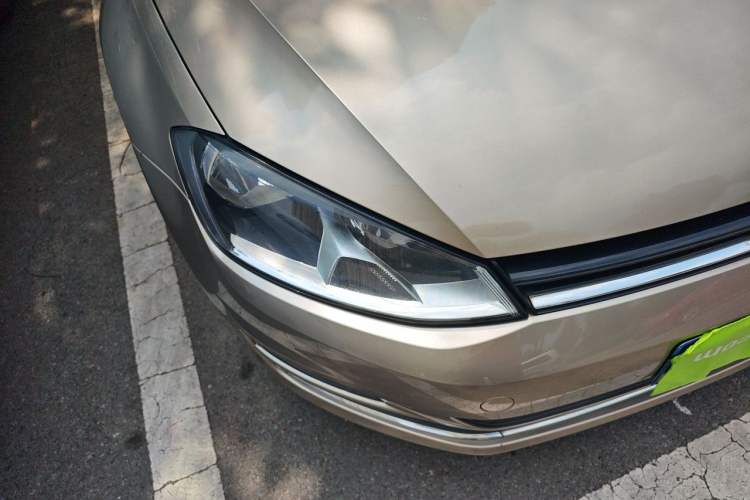 Used Volkswagen Golf 2015 1.4TSI Automatic Luxury Model Right Front Headlight