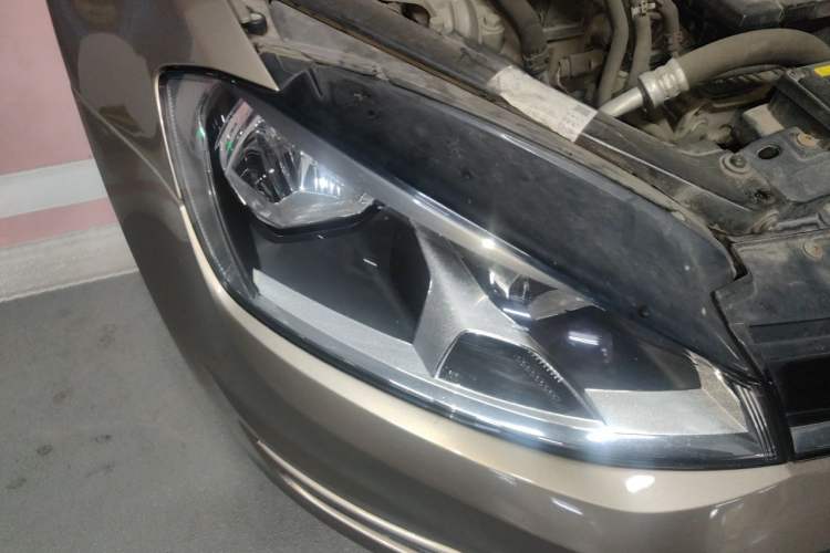Used Volkswagen Golf 2015 1.4TSI Automatic Comfort Model Right Front Headlight