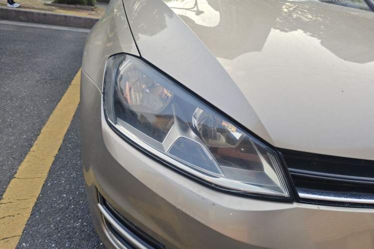 Used Volkswagen Golf 2015 1.4TSI Automatic Comfort Model Right Front Headlight