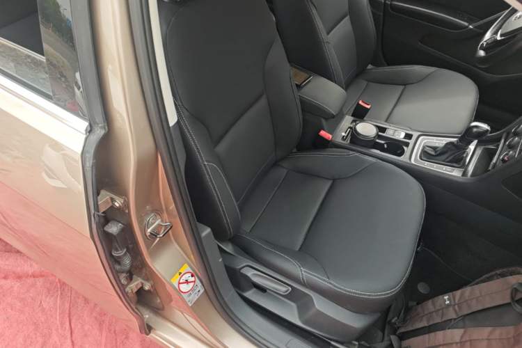 Used Volkswagen Golf 2015 1.4TSI Automatic Comfort Model Right Front Seat