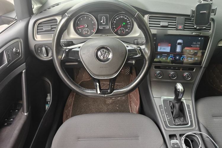 Used Volkswagen Golf 2015 1.6L Automatic Comfort Model Steering Wheel
