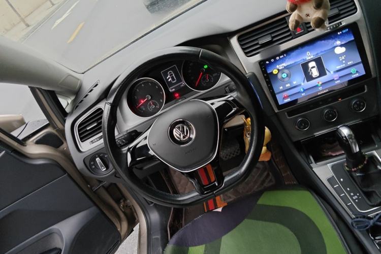 Used Volkswagen Golf 2015 1.6L Automatic Comfort Model Steering Wheel