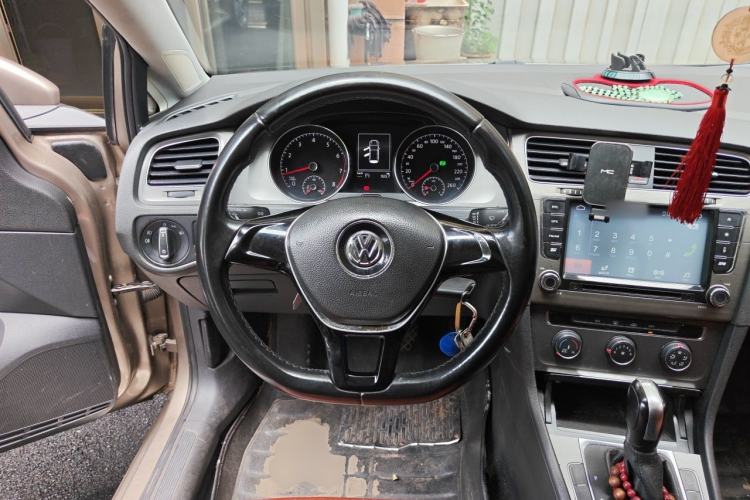 Used Volkswagen Golf 2015 1.4TSI Automatic Comfort Model Steering Wheel