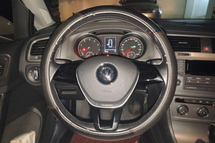 Used Volkswagen Golf 2015 1.6L Automatic Comfort Model Steering Wheel