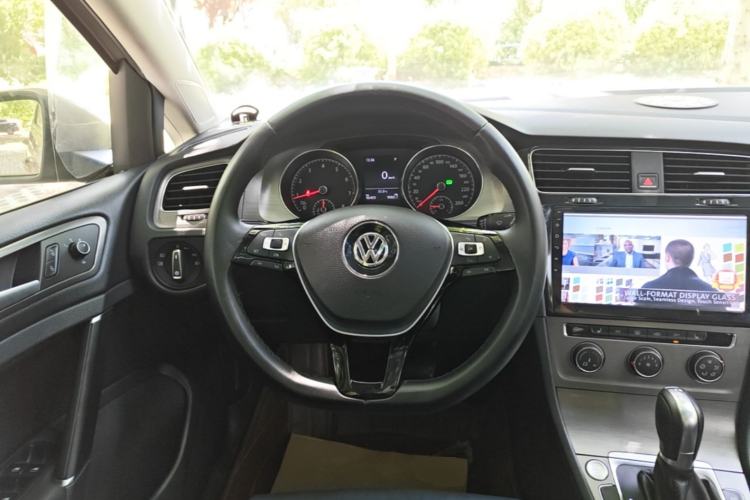 Used Volkswagen Golf 2015 1.4TSI Automatic Luxury Model Steering Wheel