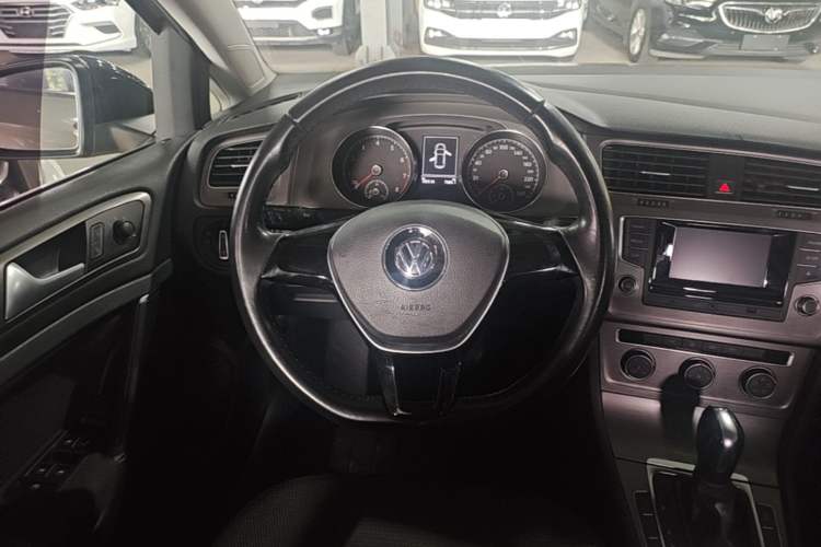 Used Volkswagen Golf 2015 1.4TSI Automatic Comfort Model Steering Wheel