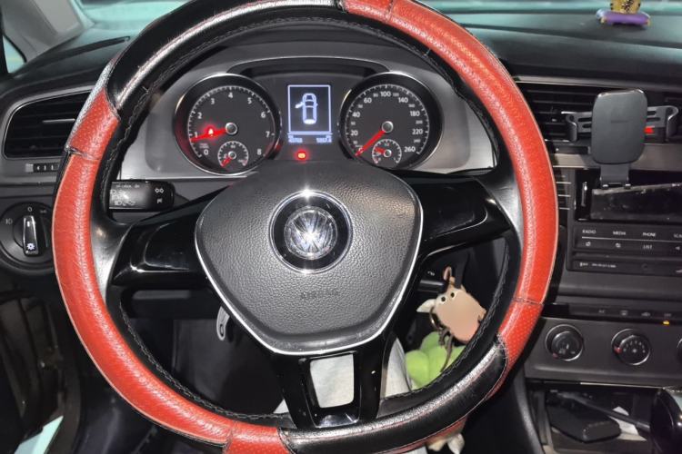 Used Volkswagen Golf 2015 1.4TSI Automatic Comfort Model Steering Wheel