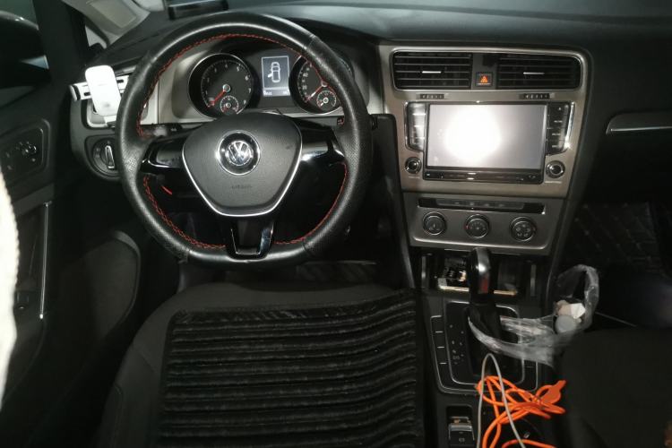 Used Volkswagen Golf 2015 1.6L Automatic Comfort Model Steering Wheel