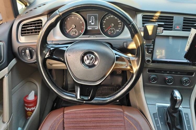 Used Volkswagen Golf 2015 1.4TSI Automatic Comfort Model Steering Wheel