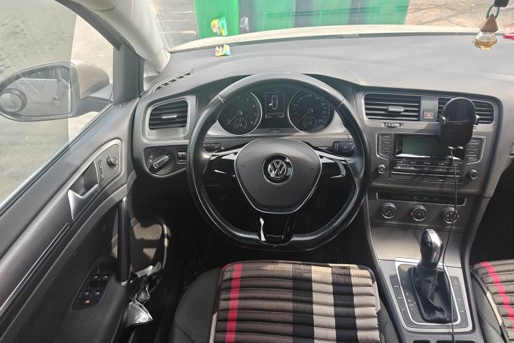Used Volkswagen Golf 2015 1.4TSI Automatic Comfort Model Steering Wheel