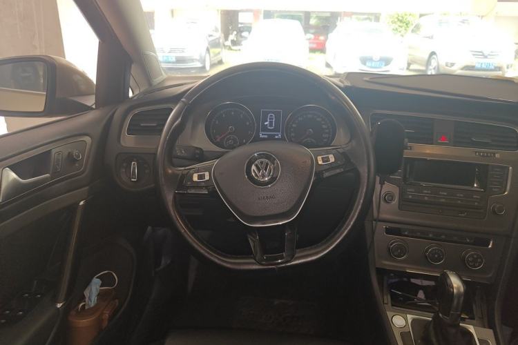 Used Volkswagen Golf 2015 1.4TSI Automatic Luxury Model Steering Wheel