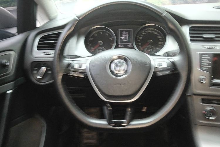Used Volkswagen Golf 2015 1.4TSI Automatic Luxury Model Steering Wheel