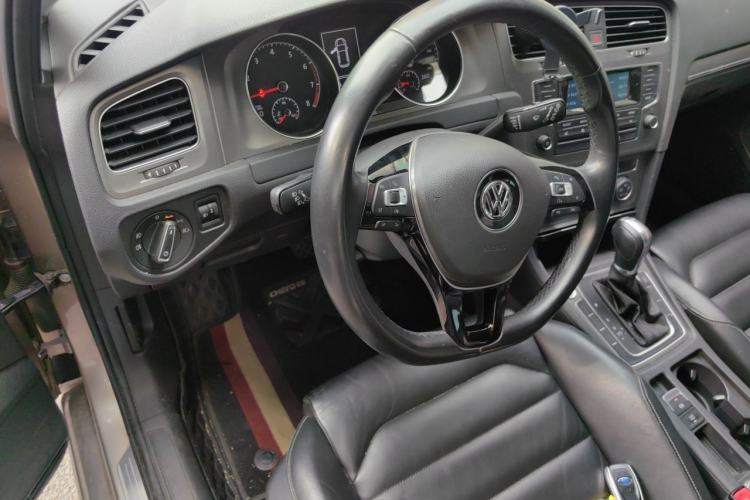 Used Volkswagen Golf 2015 1.4TSI Automatic Luxury Model Steering Wheel