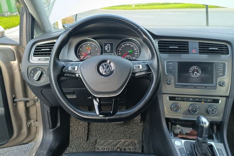 Used Volkswagen Golf 2015 1.4TSI Automatic Luxury Model Steering Wheel