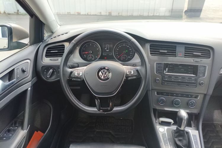 Used Volkswagen Golf 2015 1.4TSI Automatic Luxury Model Steering Wheel