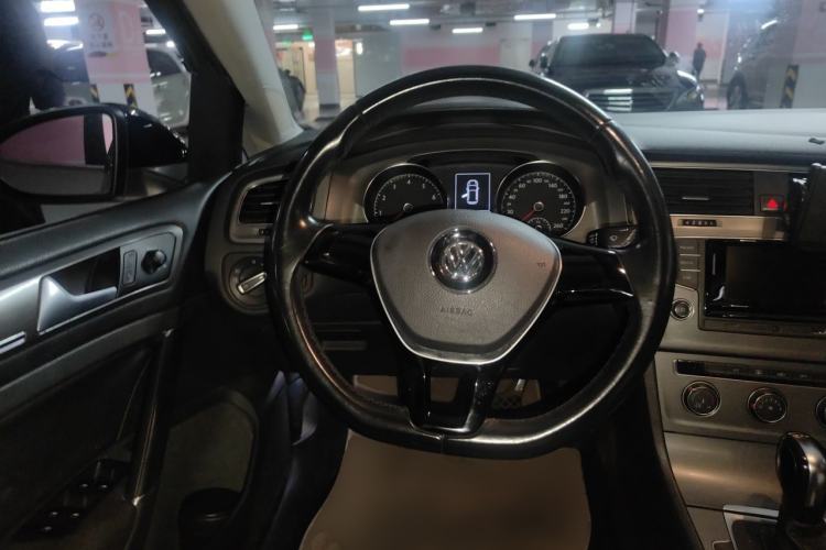 Used Volkswagen Golf 2015 1.4TSI Automatic Comfort Model Steering Wheel