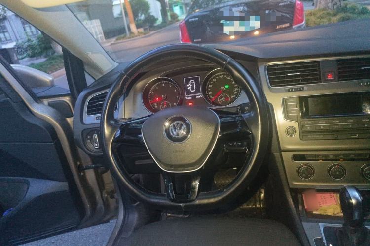 Used Volkswagen Golf 2015 1.6L Automatic Comfort Model Steering Wheel