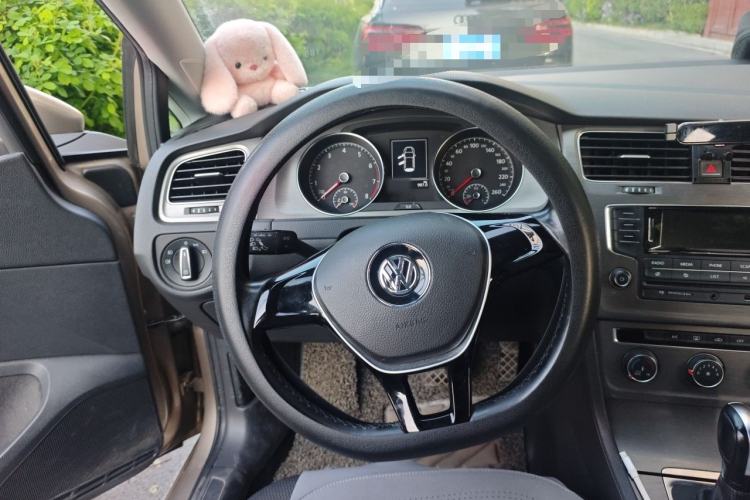 Used Volkswagen Golf 2015 1.6L Automatic Comfort Model Steering Wheel