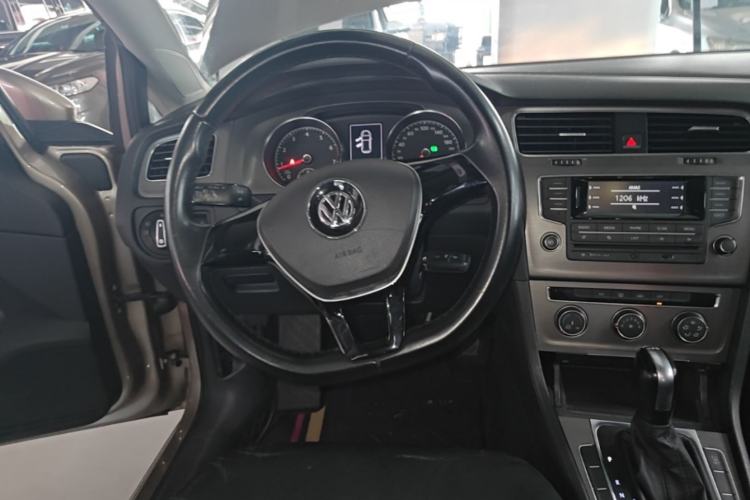 Used Volkswagen Golf 2015 1.4TSI Automatic Comfort Model Steering Wheel