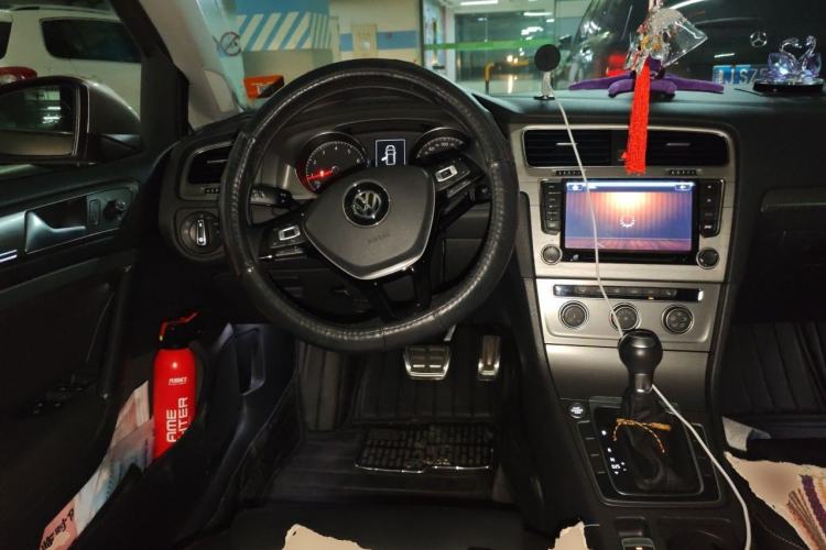 Used Volkswagen Golf 2015 1.4TSI Automatic Luxury Model Steering Wheel