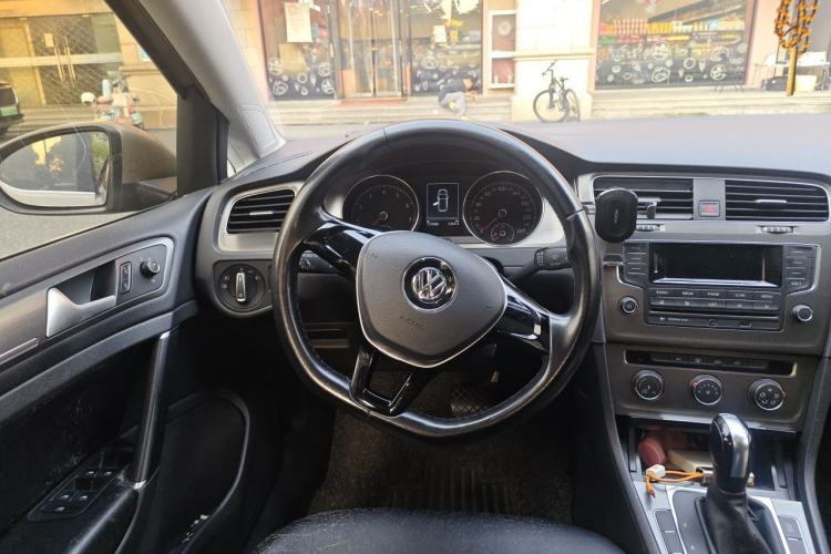 Used Volkswagen Golf 2015 1.4TSI Automatic Comfort Model Steering Wheel
