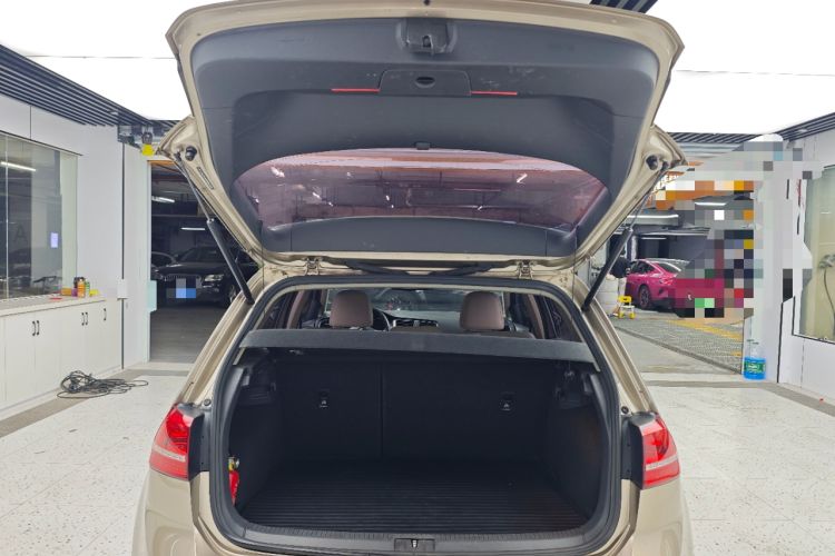 Used Volkswagen Golf 2015 1.6L Automatic Comfort Model Trunk