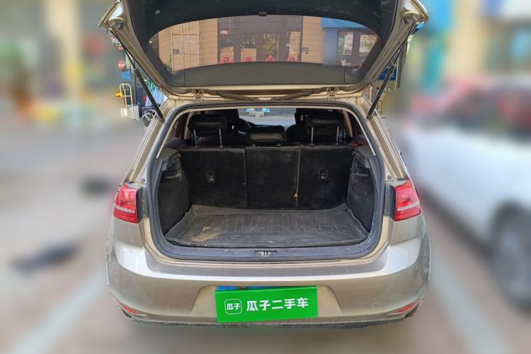 Used Volkswagen Golf 2015 1.6L Automatic Comfort Model Trunk