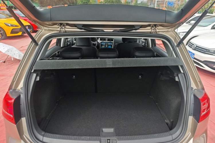 Used Volkswagen Golf 2015 1.4TSI Automatic Comfort Model Trunk