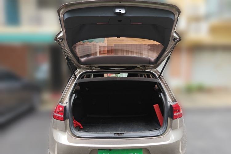 Used Volkswagen Golf 2015 1.4TSI Automatic Comfort Model Trunk
